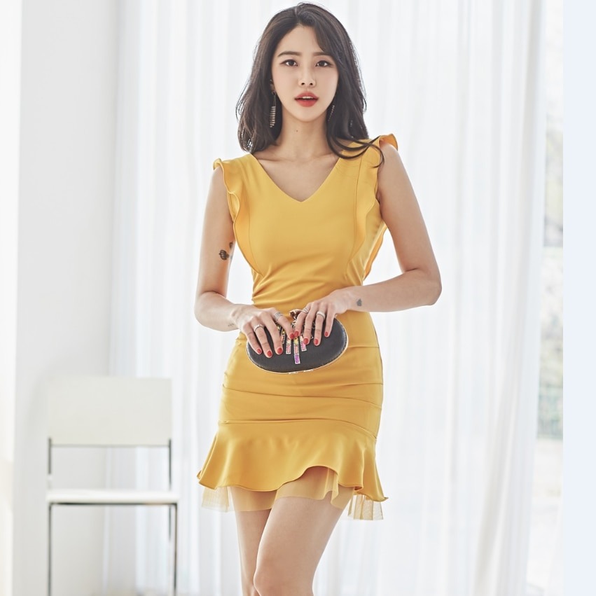 Turn Your Yellow Dress Into the Perfect Outfit