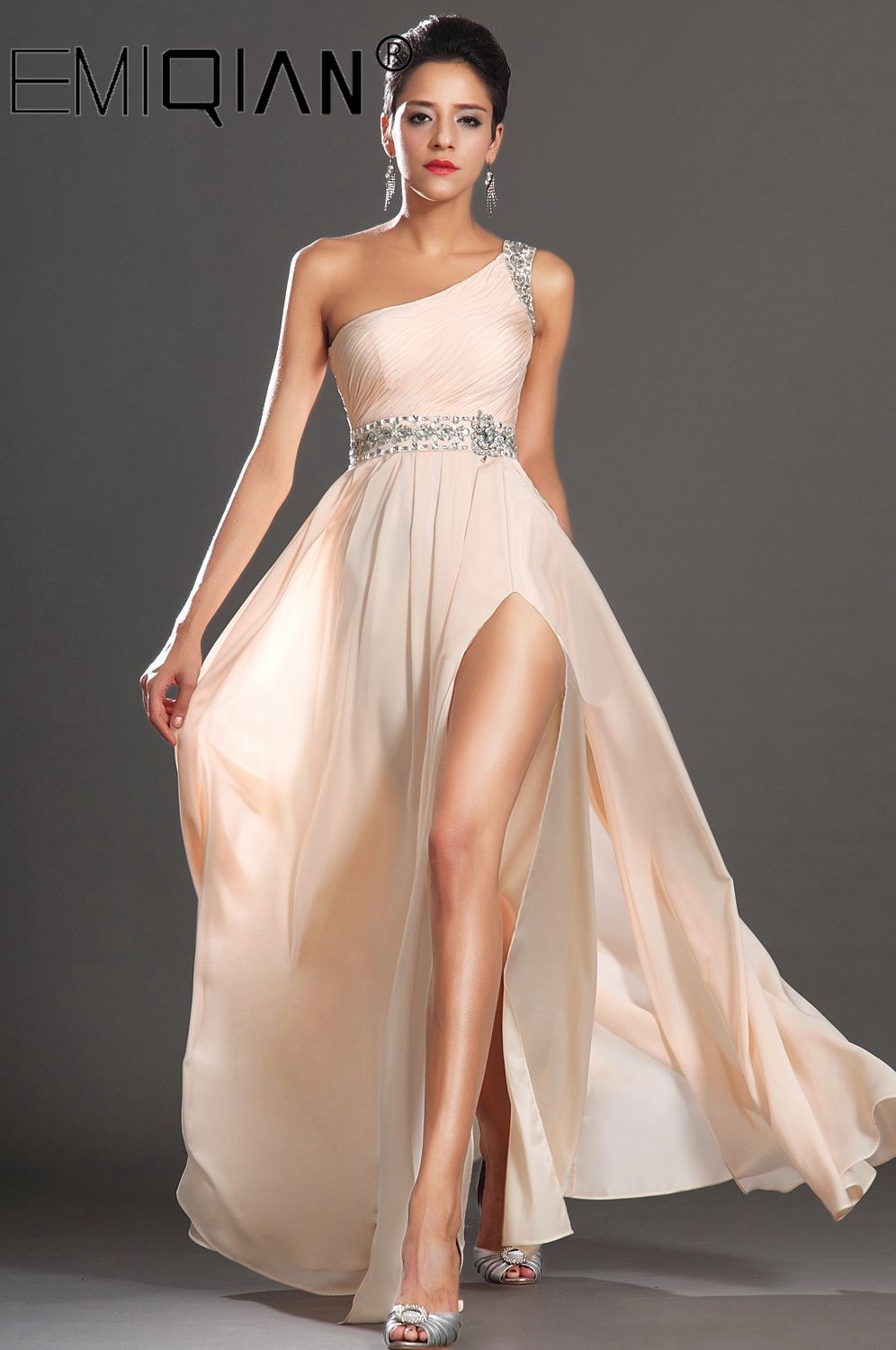 Choosing The Perfect One Shoulder Gown